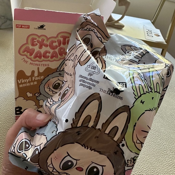 Pop Mart The Monsters Labubu Macaron Pendant (green grape) Brand new - Picture 4 of 5